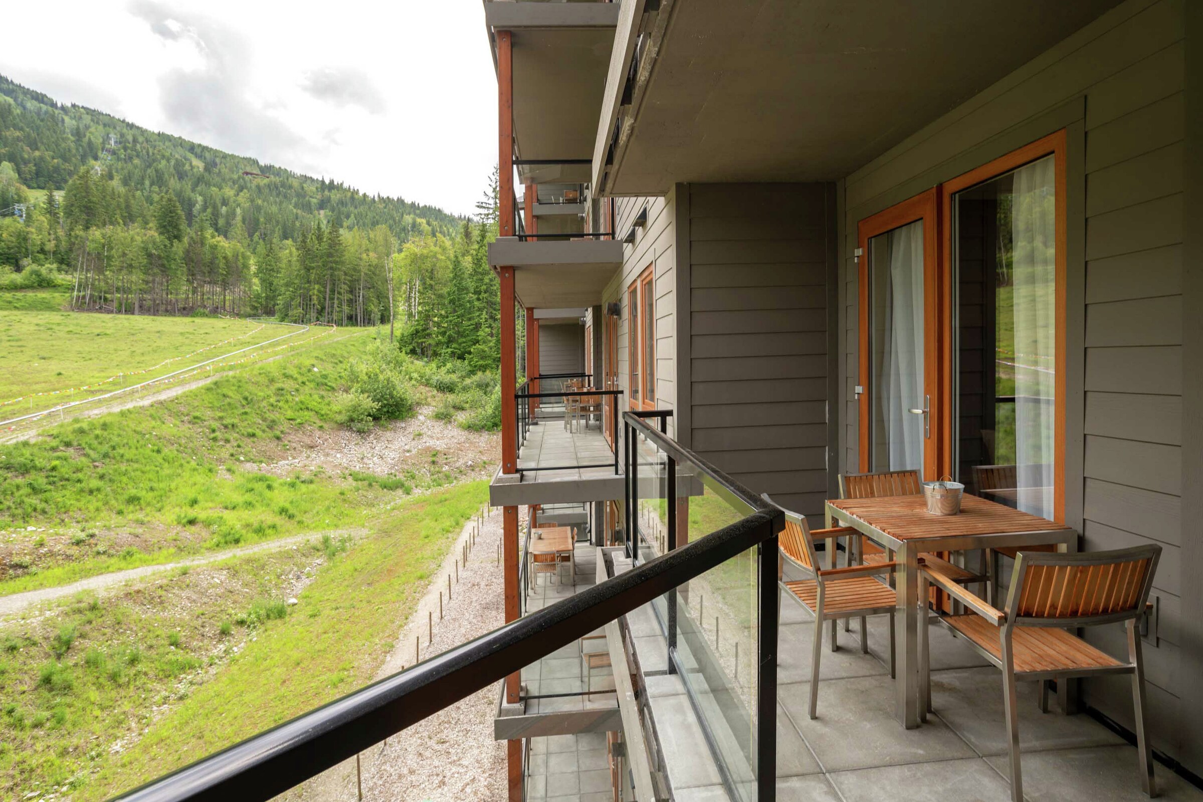 Classic - 1 Bdrm Premium Suite Balcony