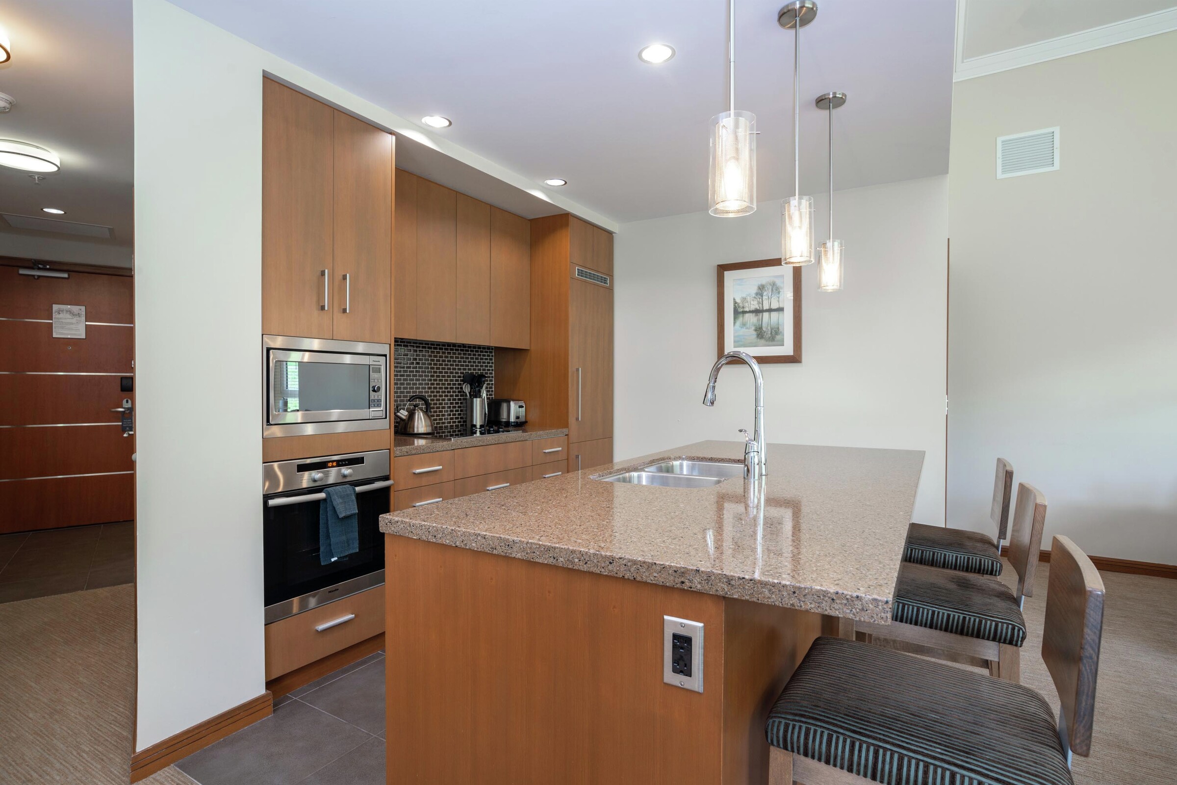 Classic - 2 Bdrm Premium Suite Kitchen