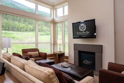 2 Bdrm Premium Suite Living Area