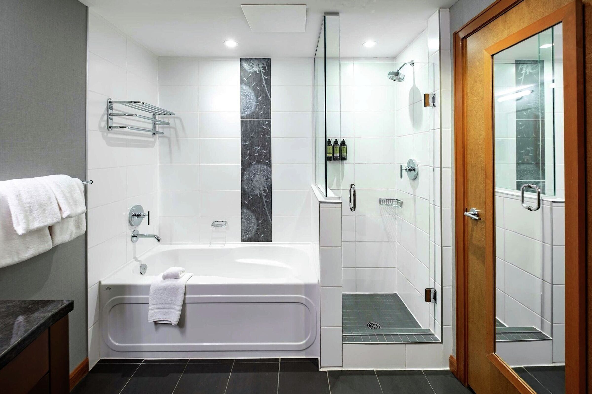 1 Bdrm Premium Suite Ensuite Bathroom