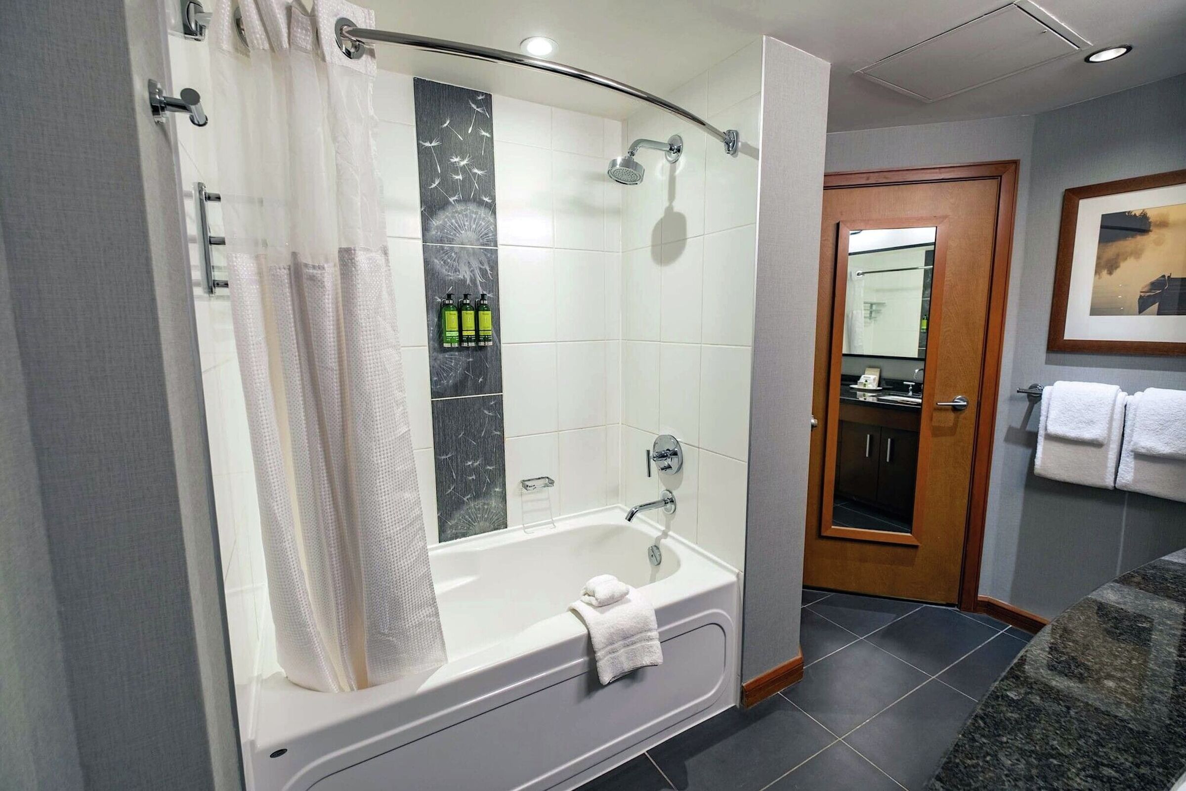 Studio Premium Bathroom
