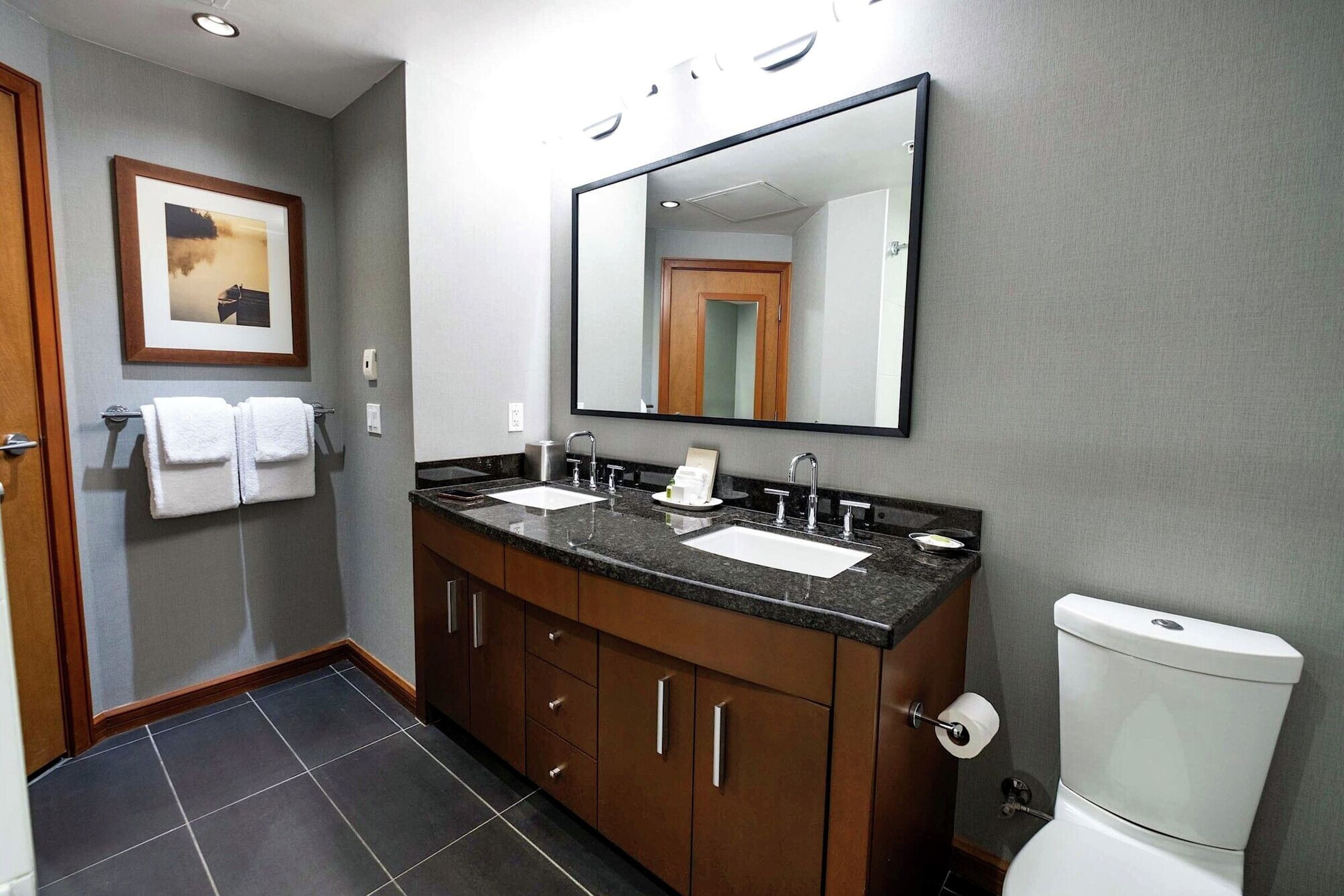 Studio Premium Bathroom