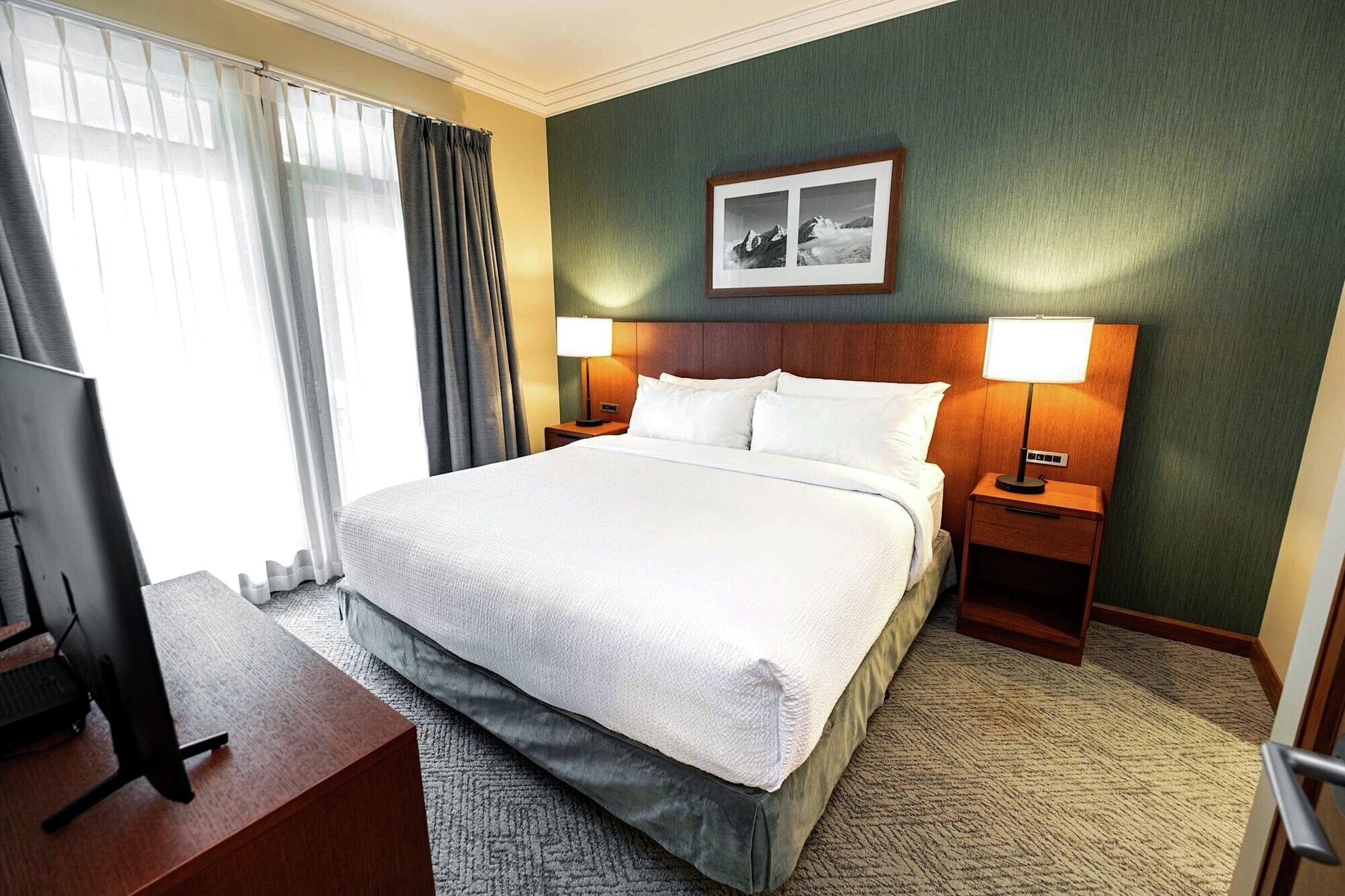 2 Bdrm Premium Suite Master Bedroom