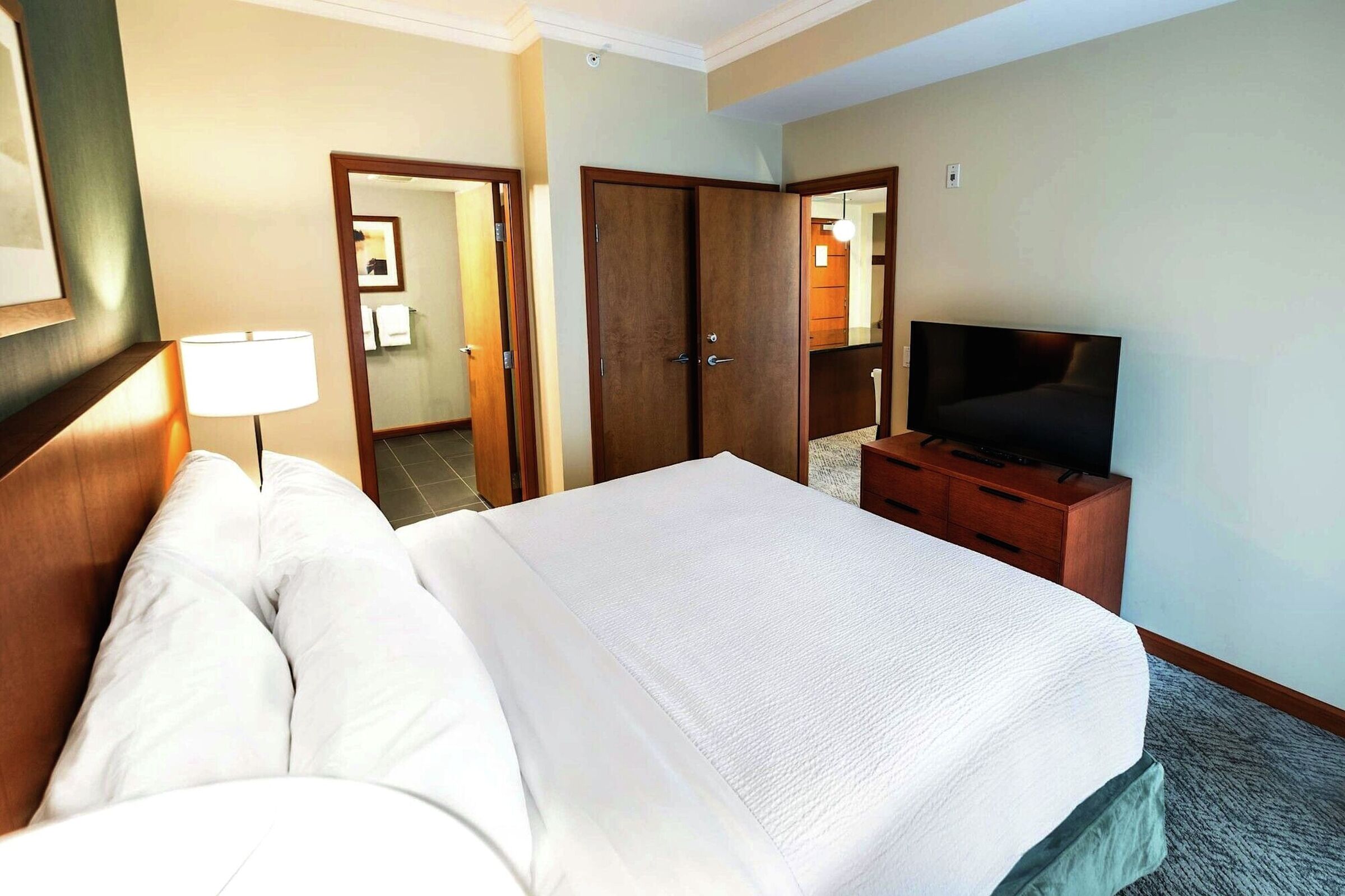 2 Bdrm Premium Suite Master Bedroom