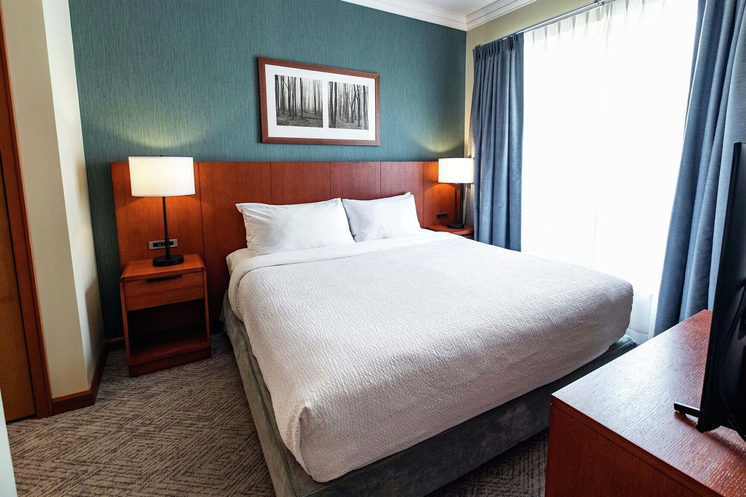 2 Bdrm Premium Suite Bedroom