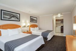 2 Queens - Two Queen Kitchenette Room