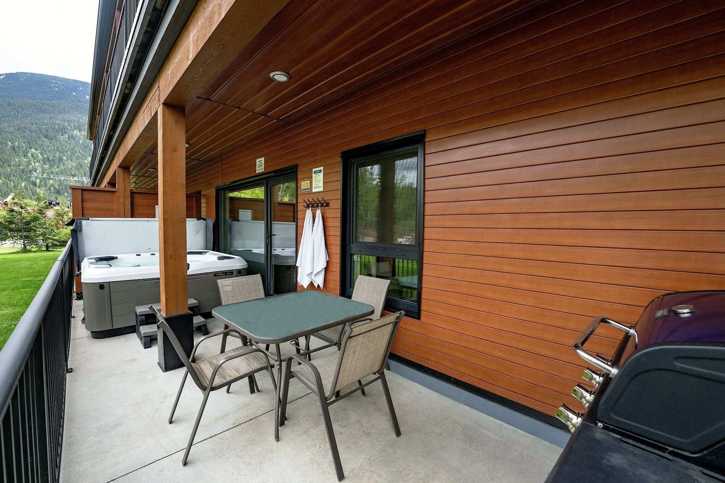 #1101 - Patio with BBQ and Hot Tub