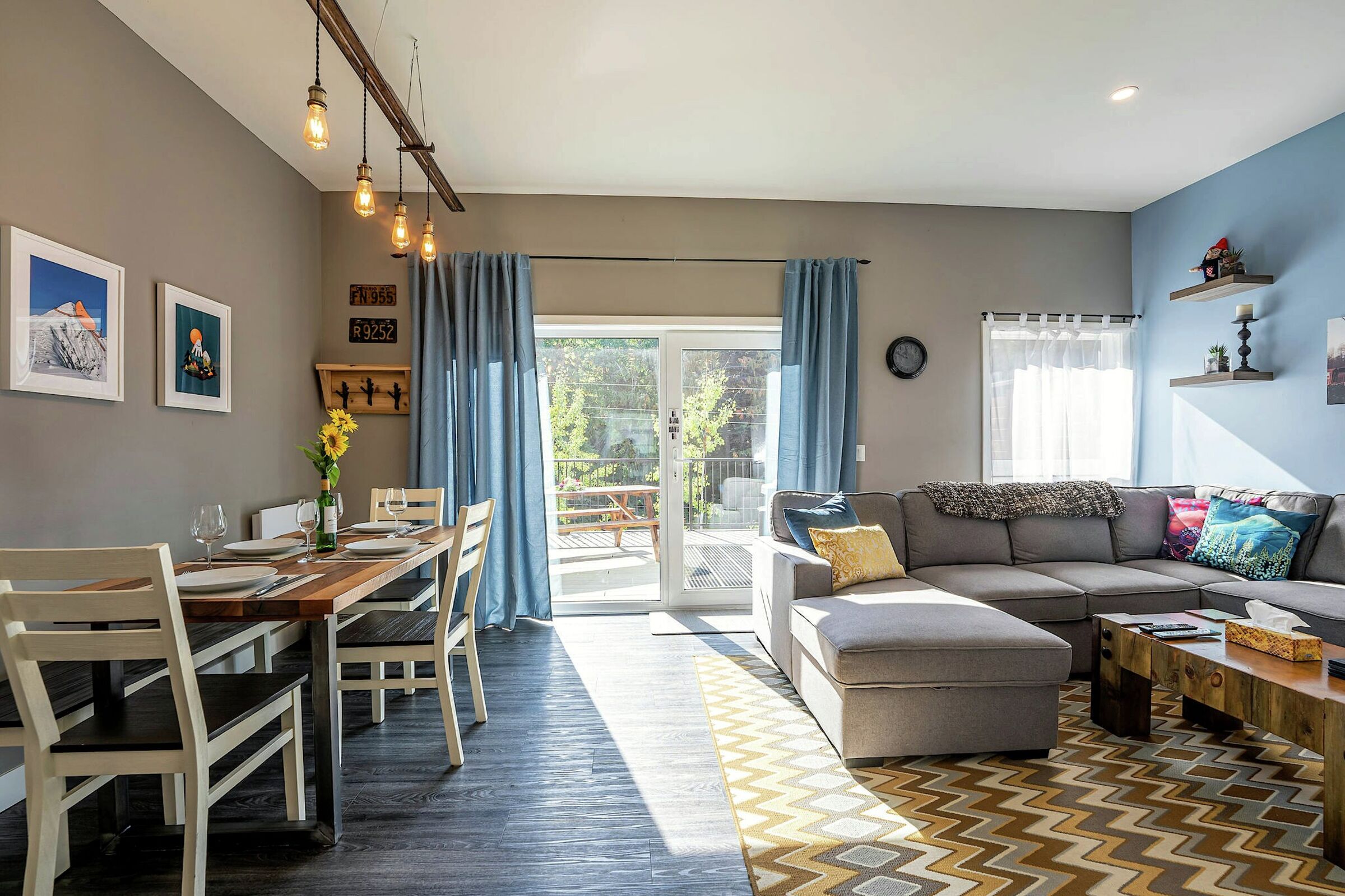 #5203 - Dining Area & Living Area