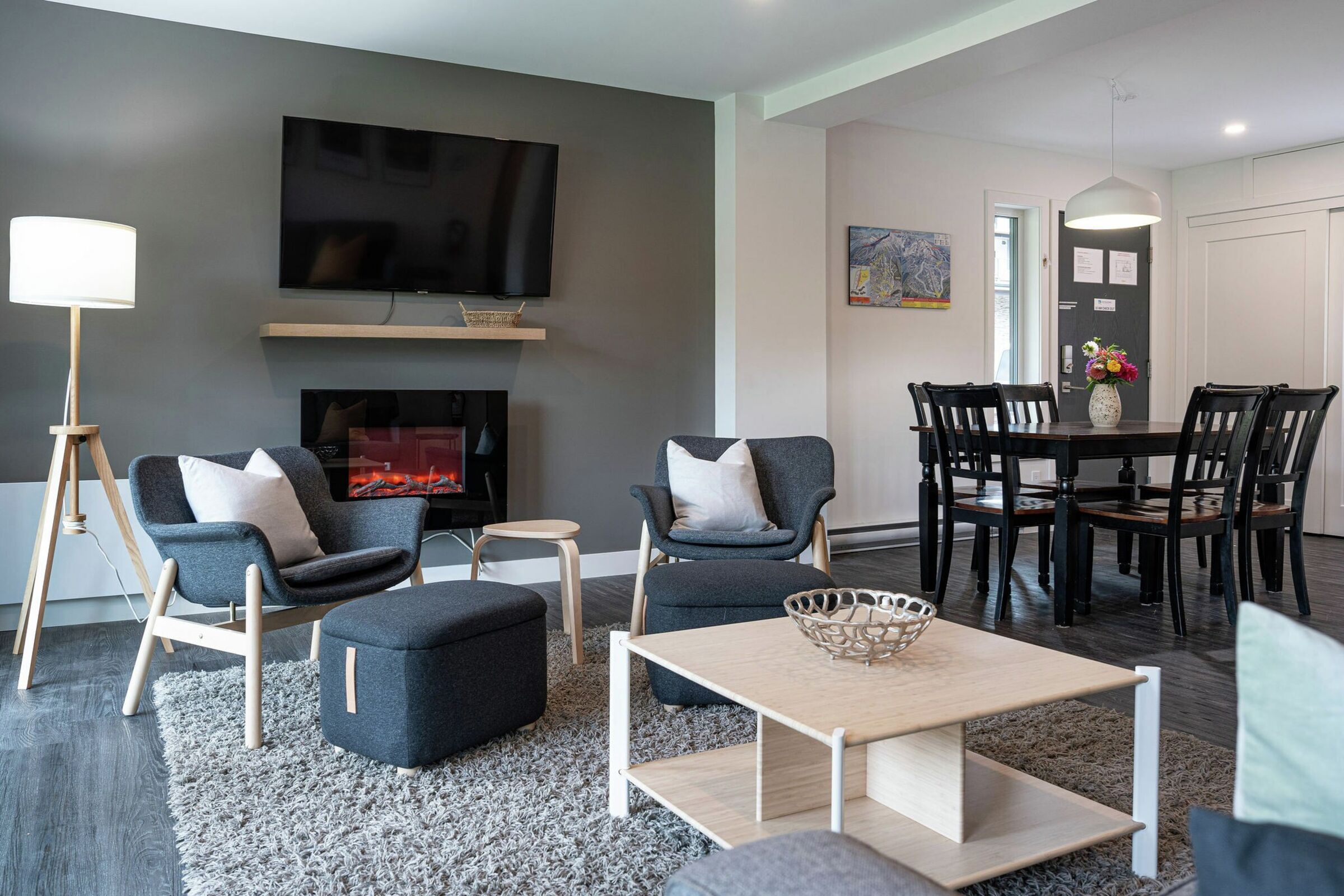 #1100 - Living Area & Dining Area