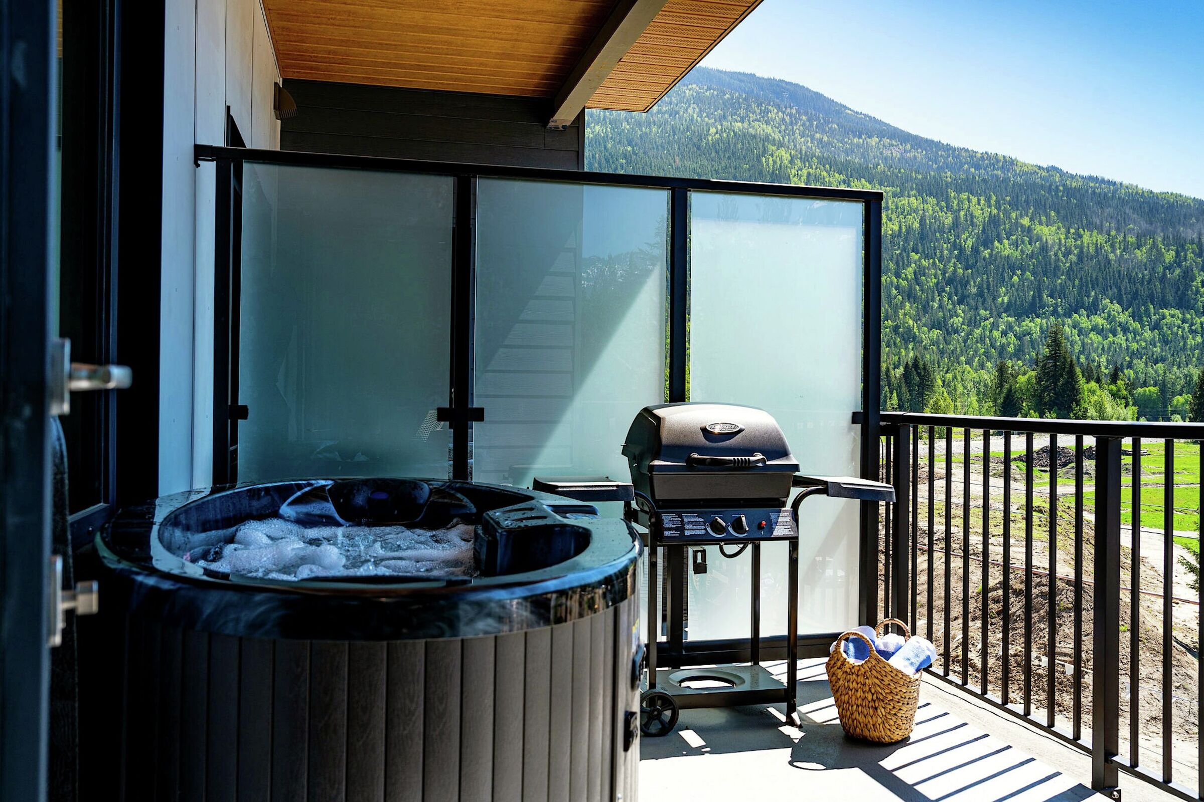 Balcony with Hot Tub
