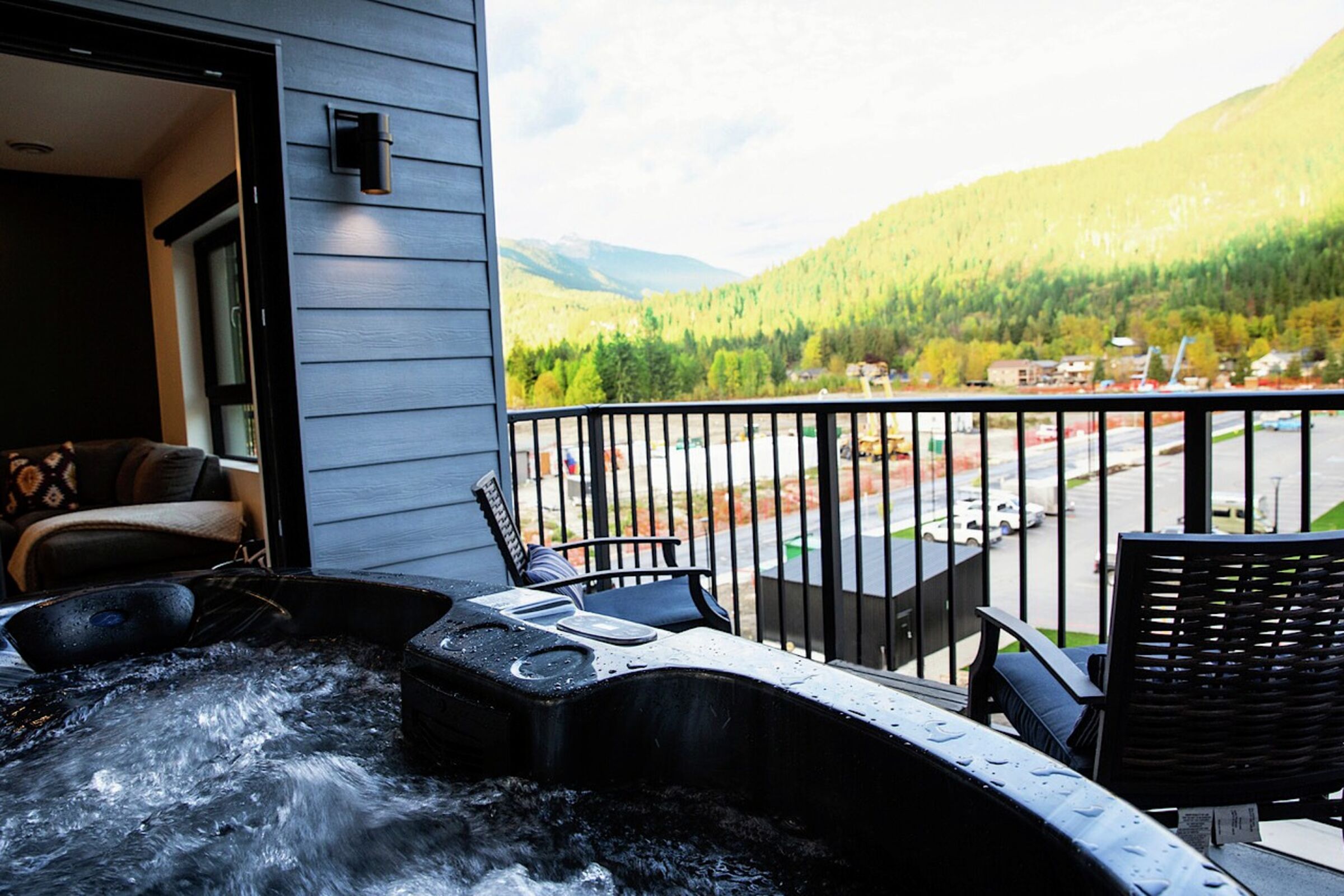Balcony with Hot Tub