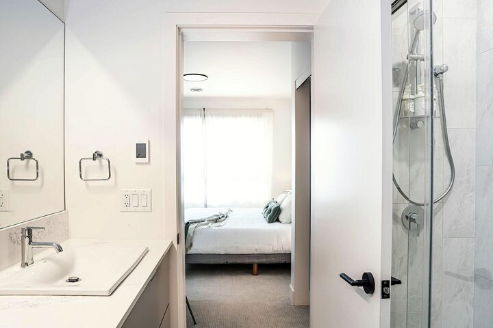 #2303 - Cabot Views - Master Ensuite Bathroom