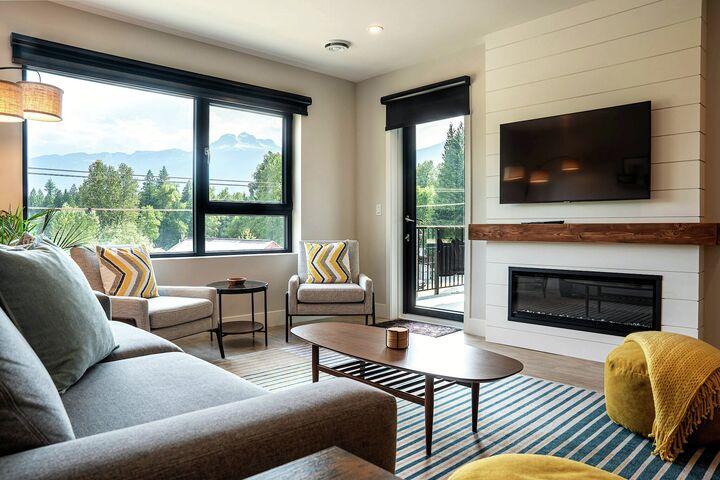 #2307 - Northern Exposure - Living Area