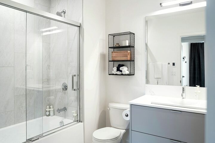 #2310 - The Monashee House - Bathroom
