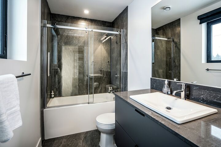 #1206 - Revel in the Stoke - Master Ensuite Bathroom