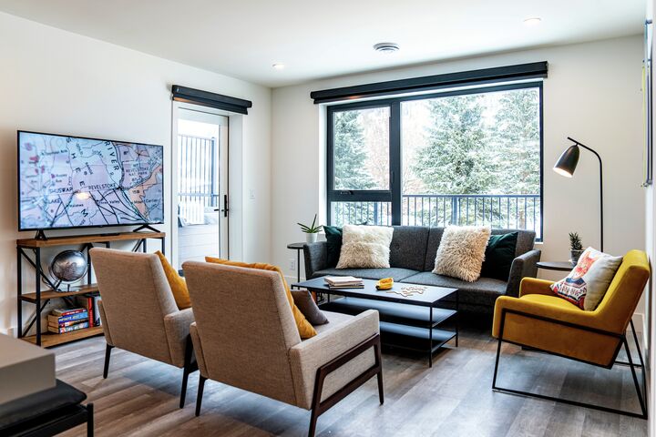 #1206 - Revel in the Stoke - Living Area