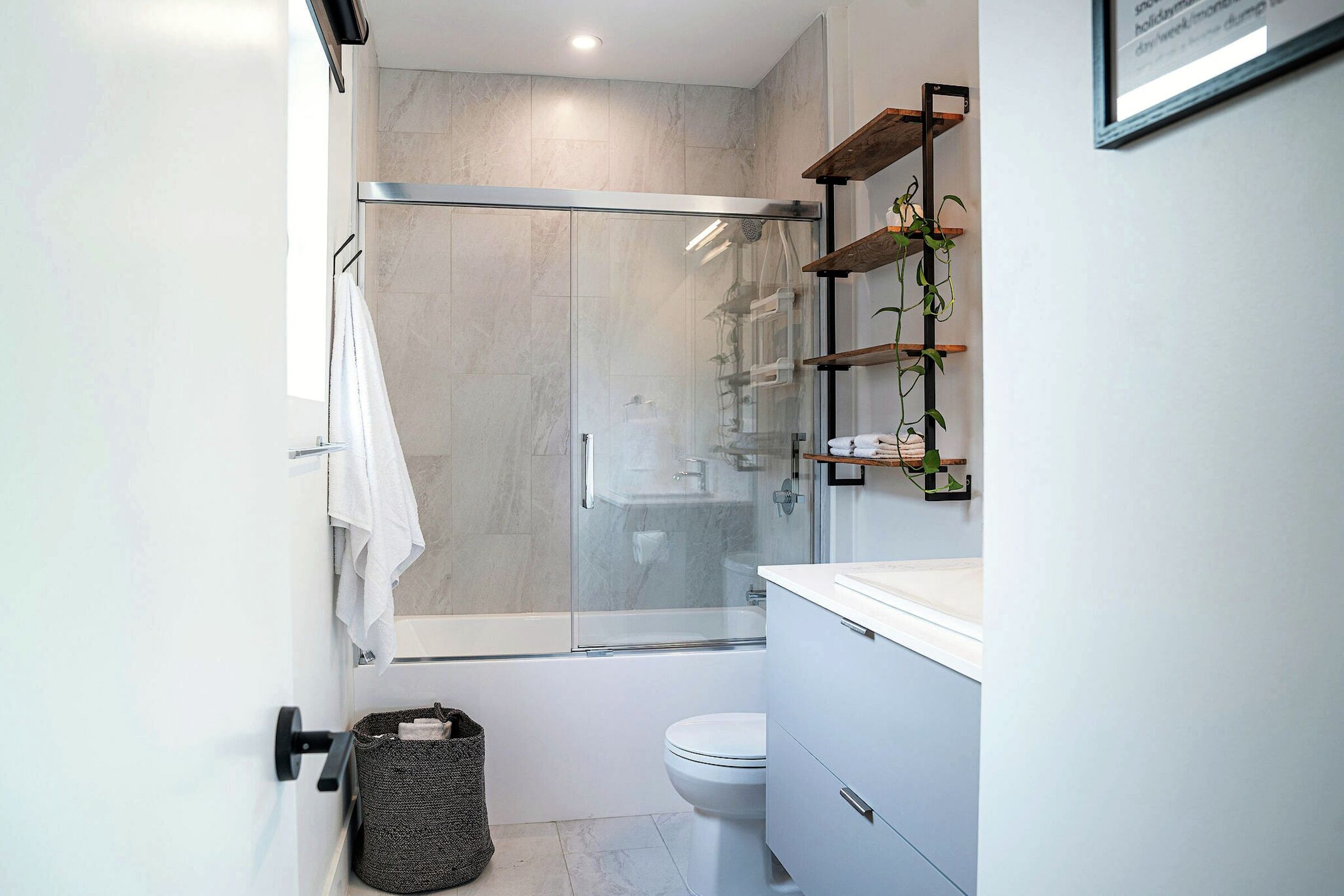 #2202 - Master Ensuite Bathroom