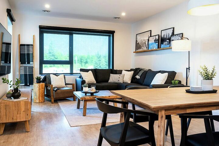 #2206 - Ghost Peak - Dining Area