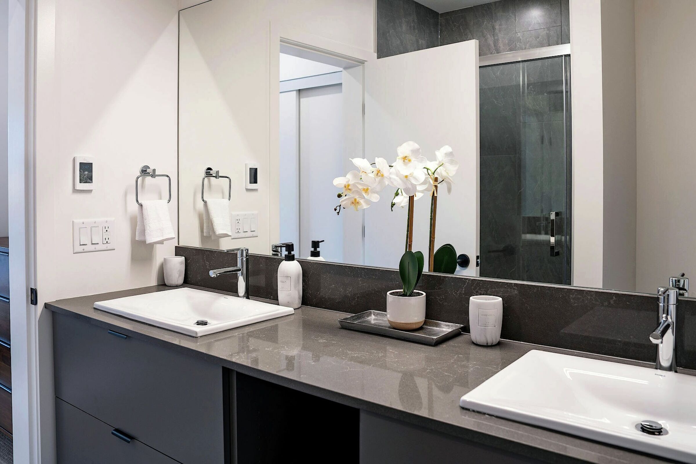 #2304 - Master Ensuite Bathroom