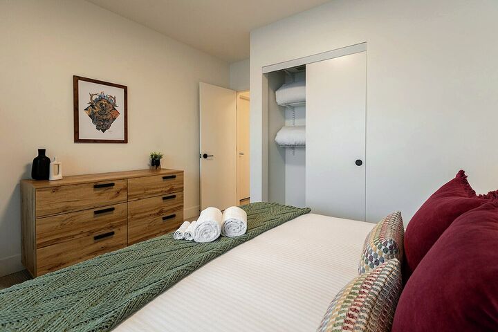 #3208 - Huckin' Harry's - Bedroom