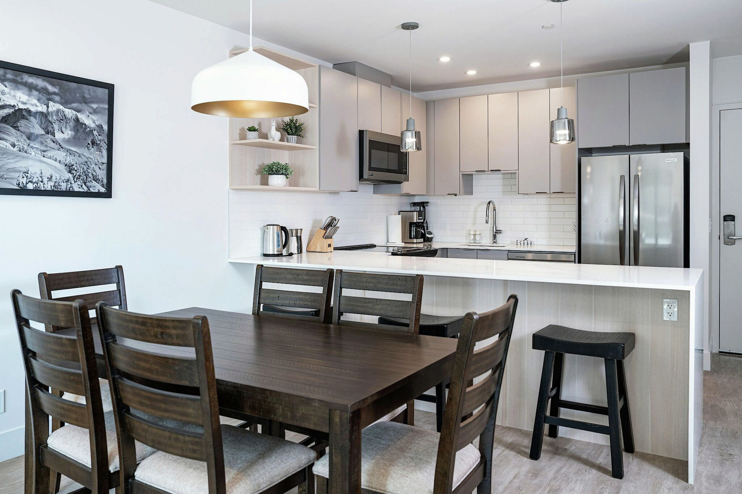 #3307 - Dining Area & Kitchen