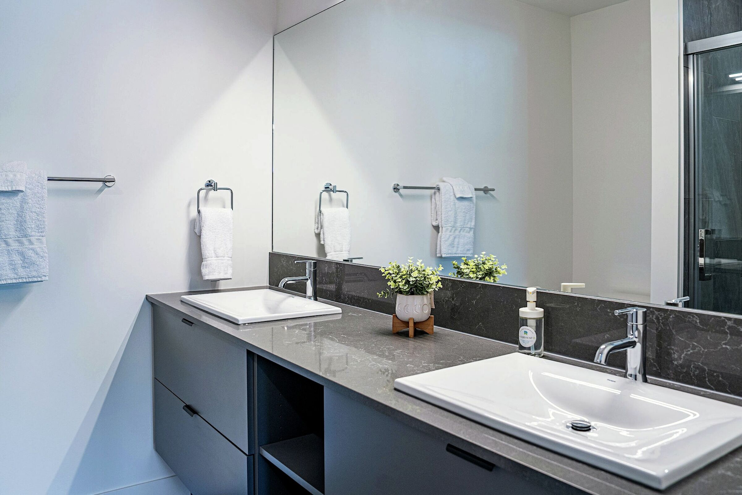 #3308 - Master Ensuite Bathroom