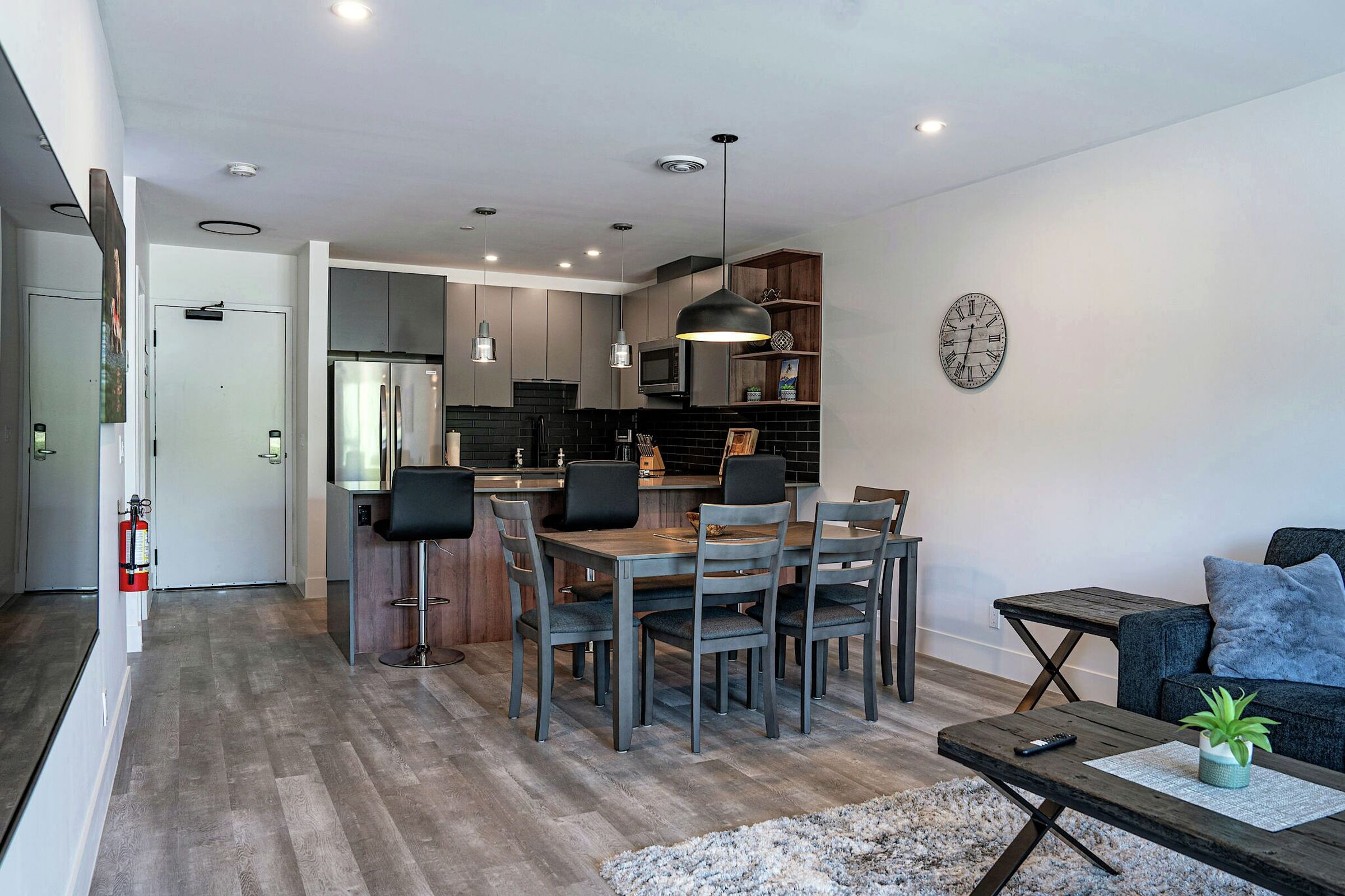 #3308 - Dining Area & Kitchen