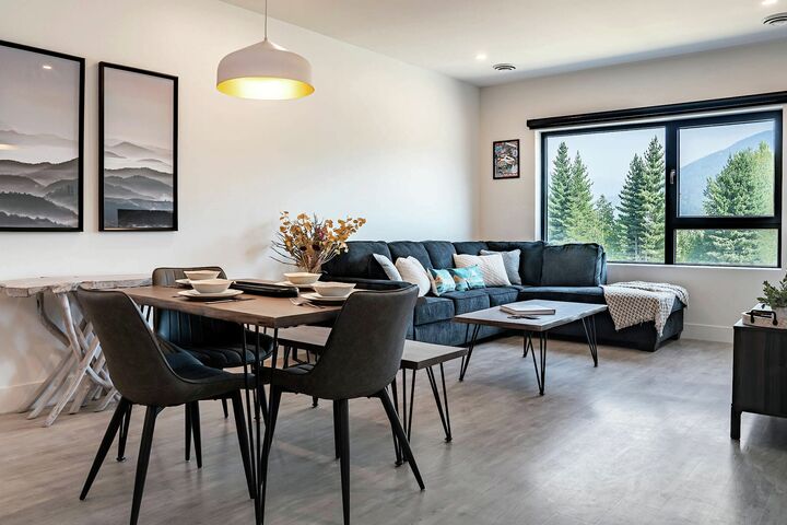 #3410 - Slopes and Greens - Dining Area & Living Area