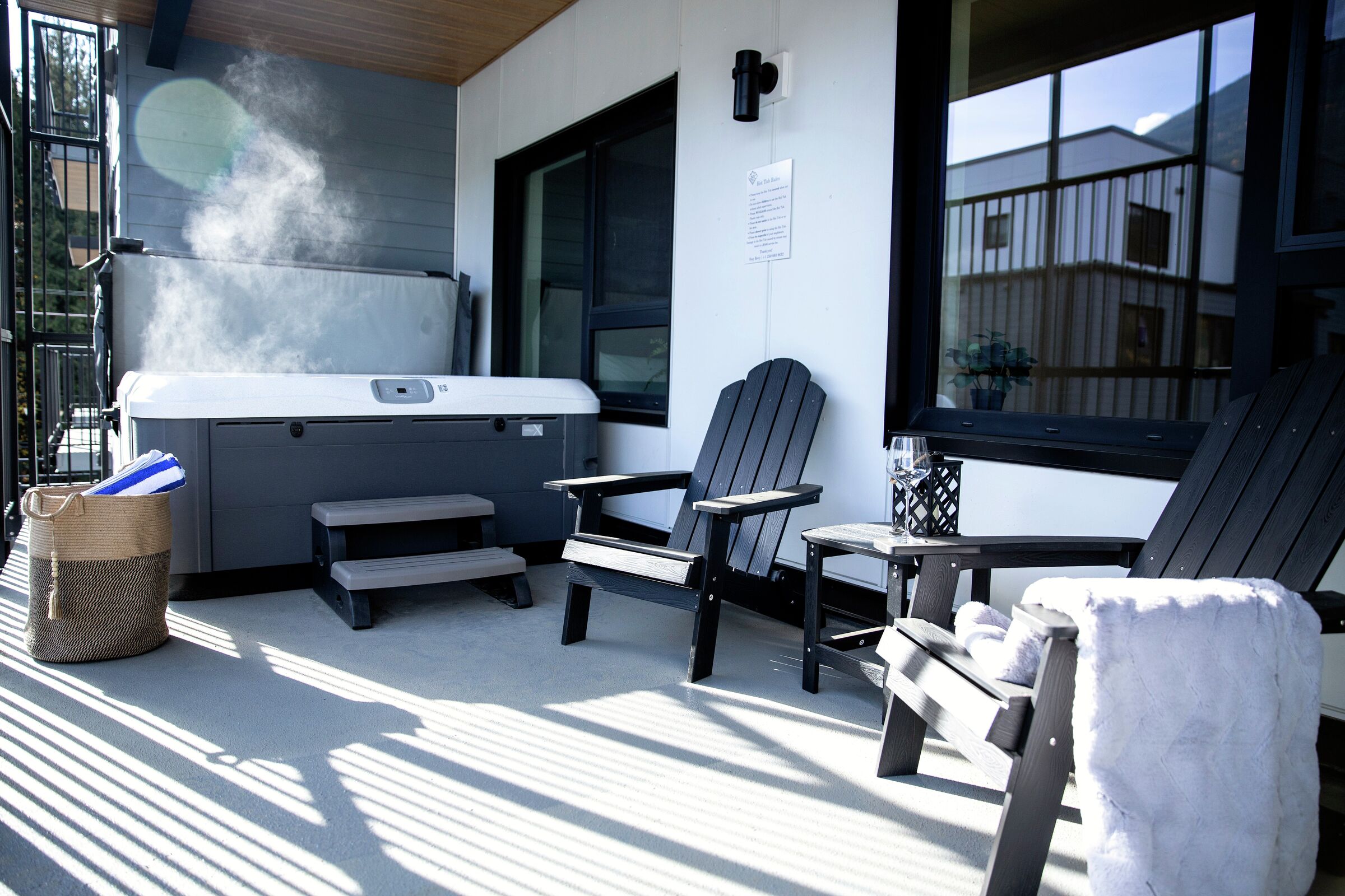 Balcony with Hot Tub