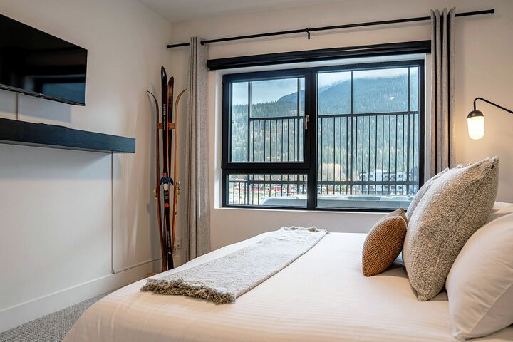 #4404 - Altitude Adjustment - Master Bedroom