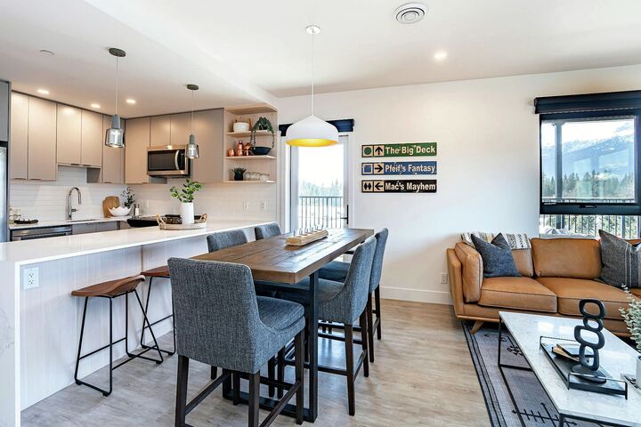 #1405 - The Big Deck - Dining Area