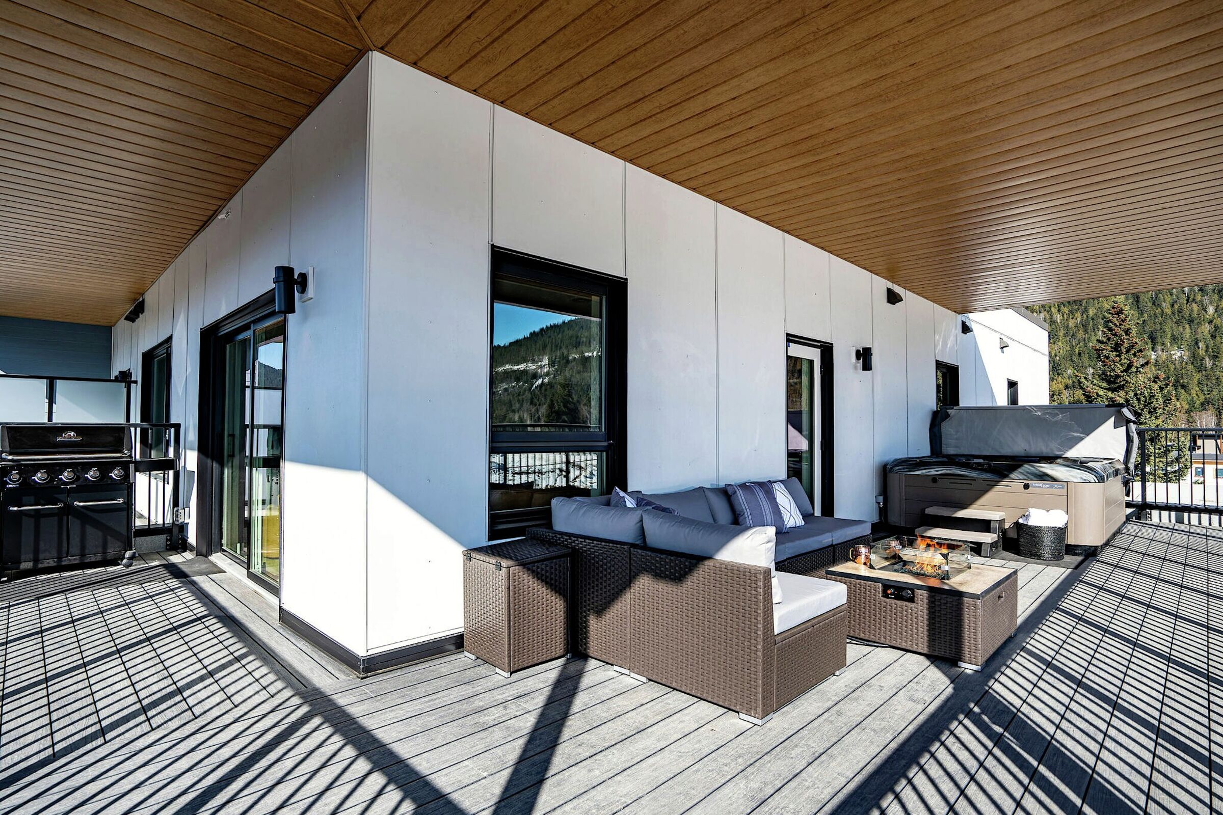 Balcony with BBQ and Hot Tub