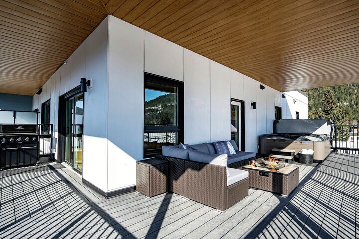 #1405 - The Big Deck - Balcony with BBQ and Hot Tub