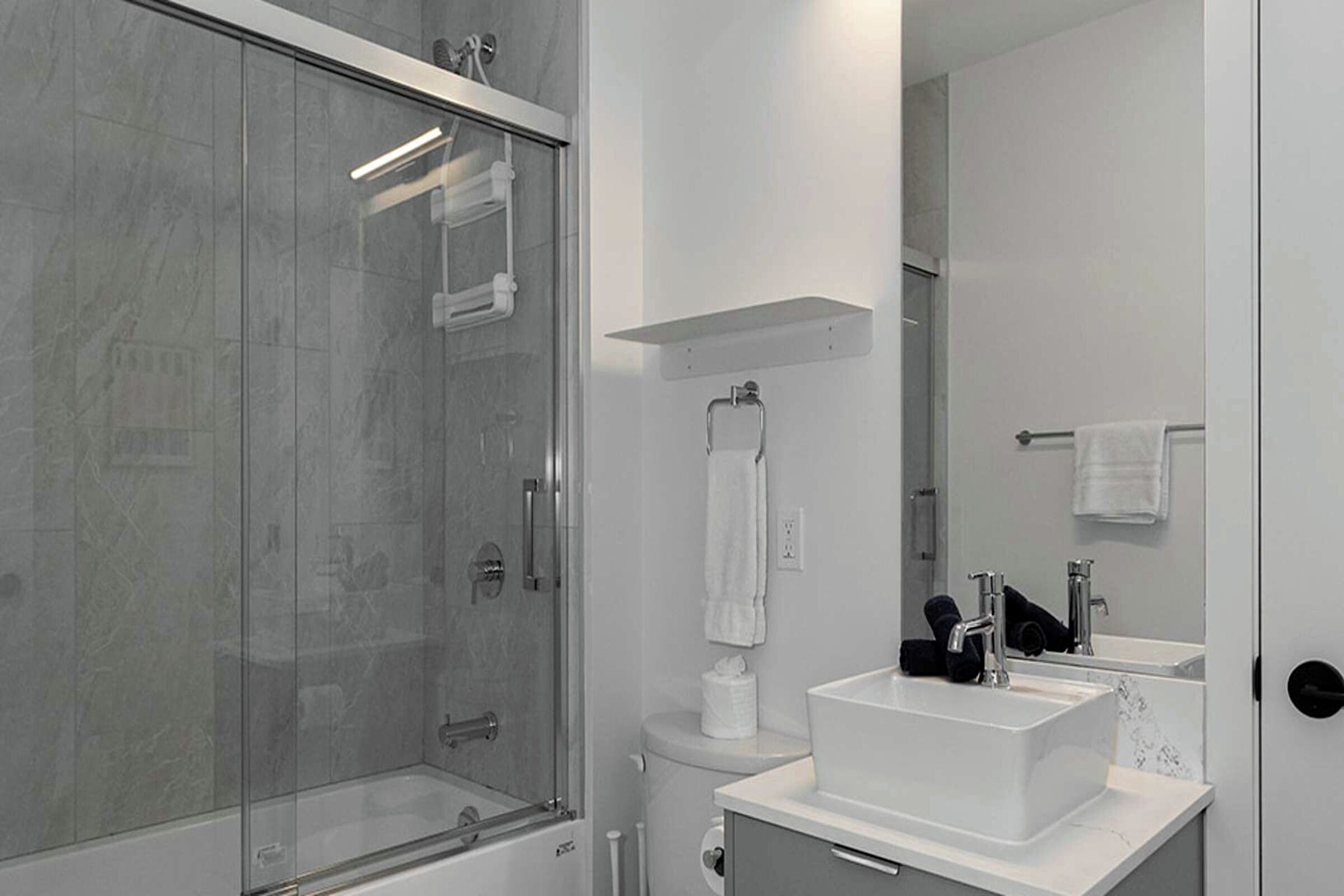 #4202 - Bathroom