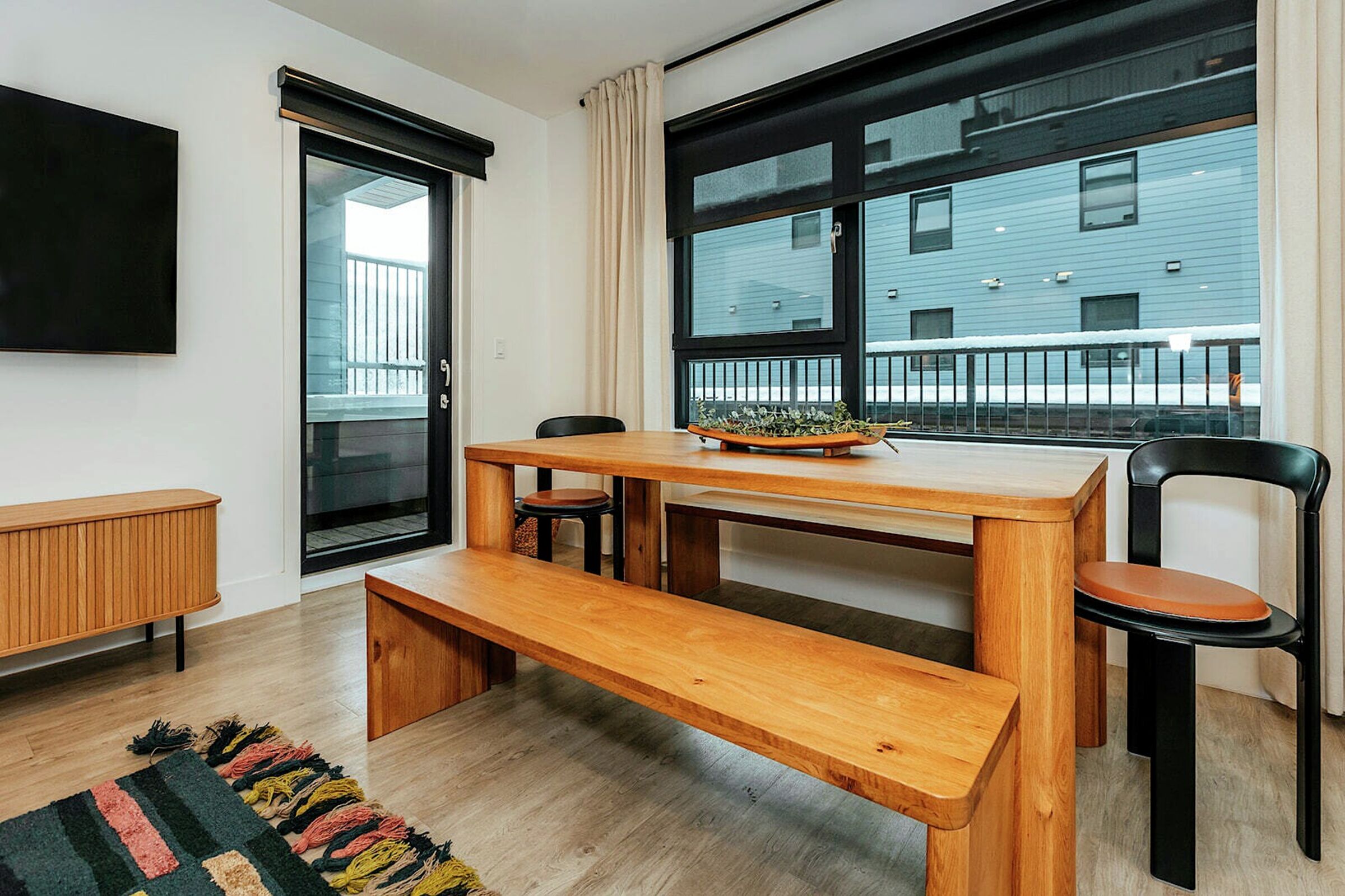 #4202 - Dining Area