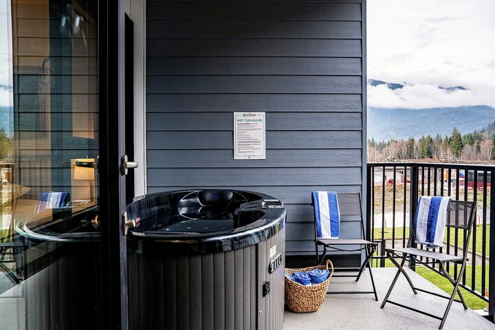 #4302 - Powder Pines Retreat - Balcony with Hot Tub