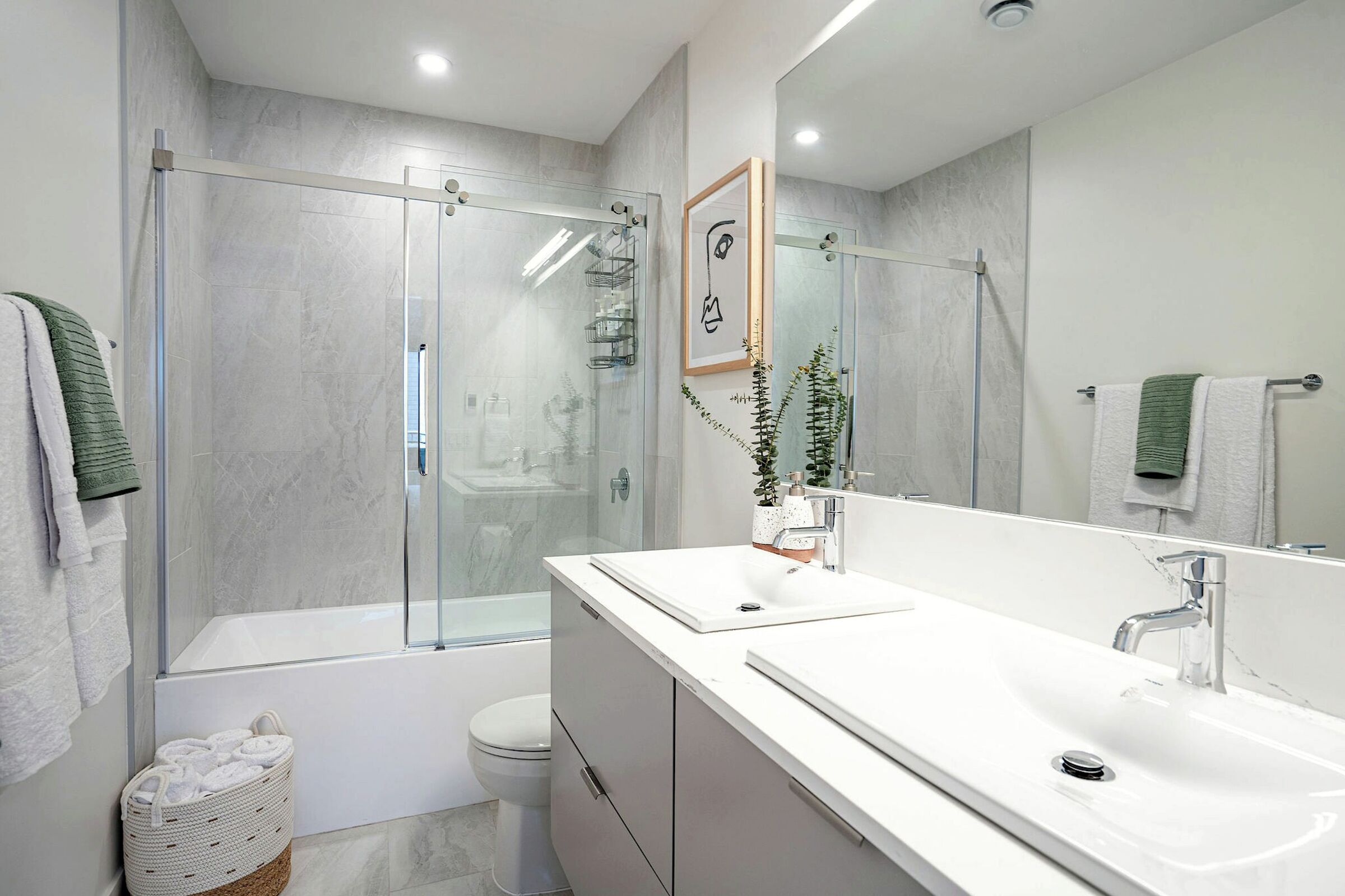 Master Ensuite Bathroom