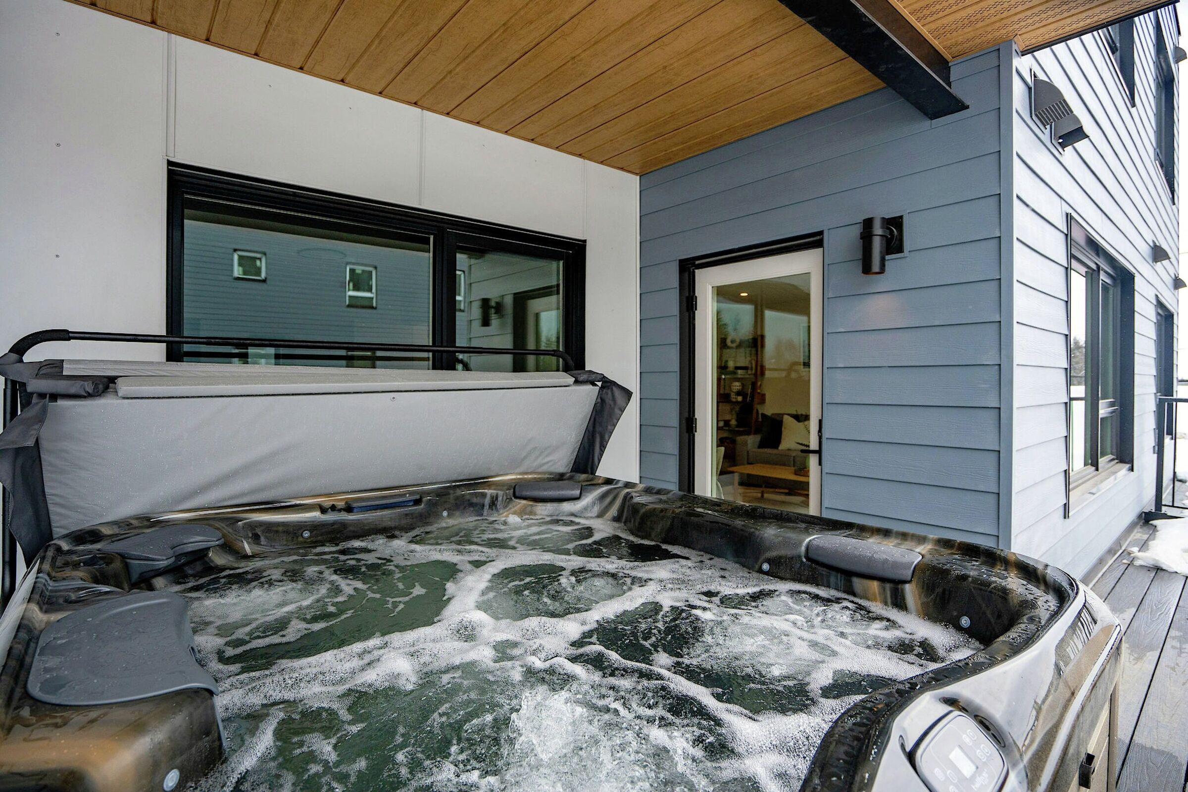 Balcony with Hot Tub