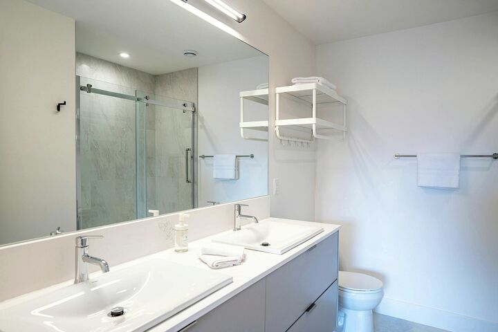 #1203 - Sea Eagles Landing - Bathroom