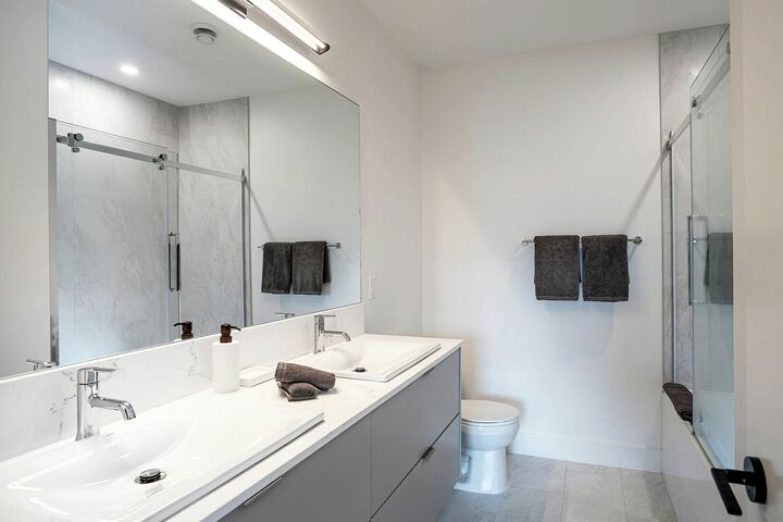 #1403 - Mountain Revelation - Bathroom