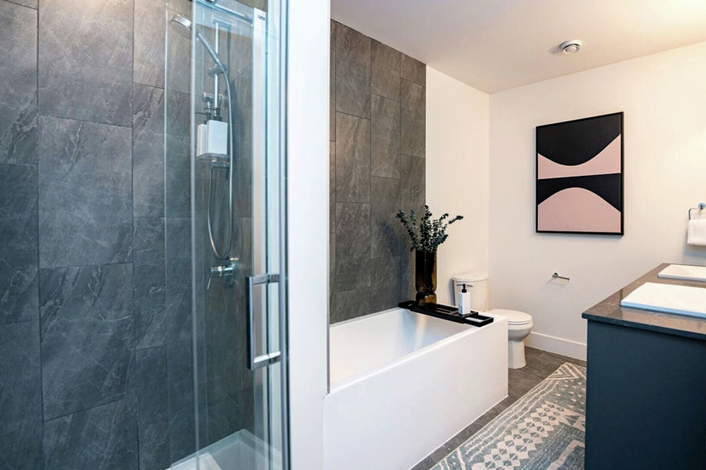 #4305 - Master Ensuite Bathroom