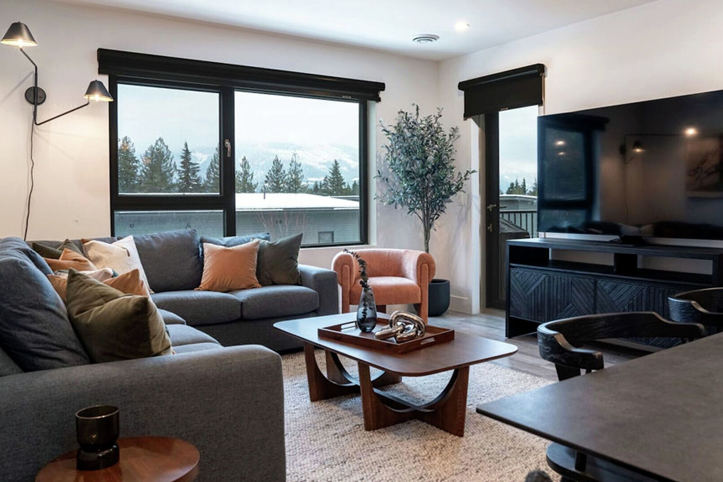 #4305 - Living Area