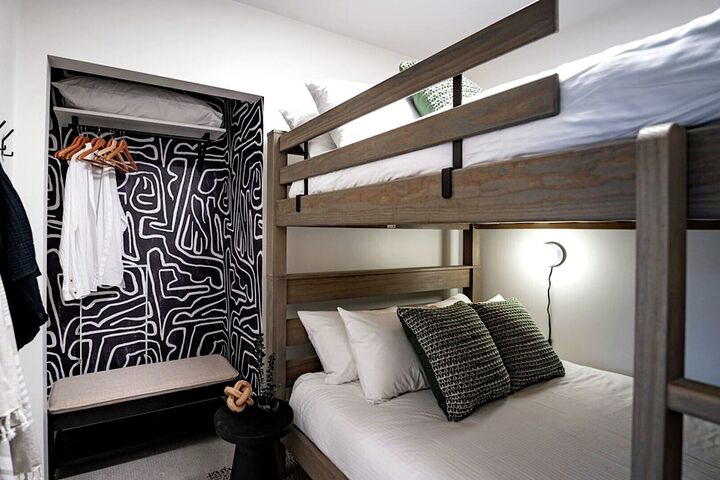 #4305 - Knuckle Hucks - Bedroom