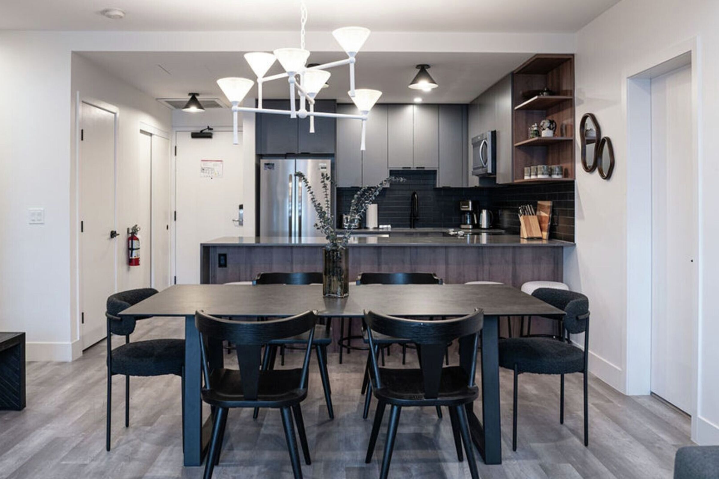 #4305 - Dining Area & Kitchen
