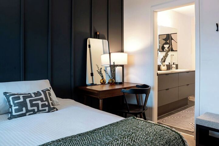 #4305 - Knuckle Hucks - Bedroom