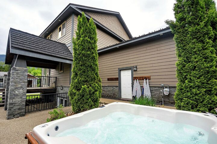Patio with Hot Tub