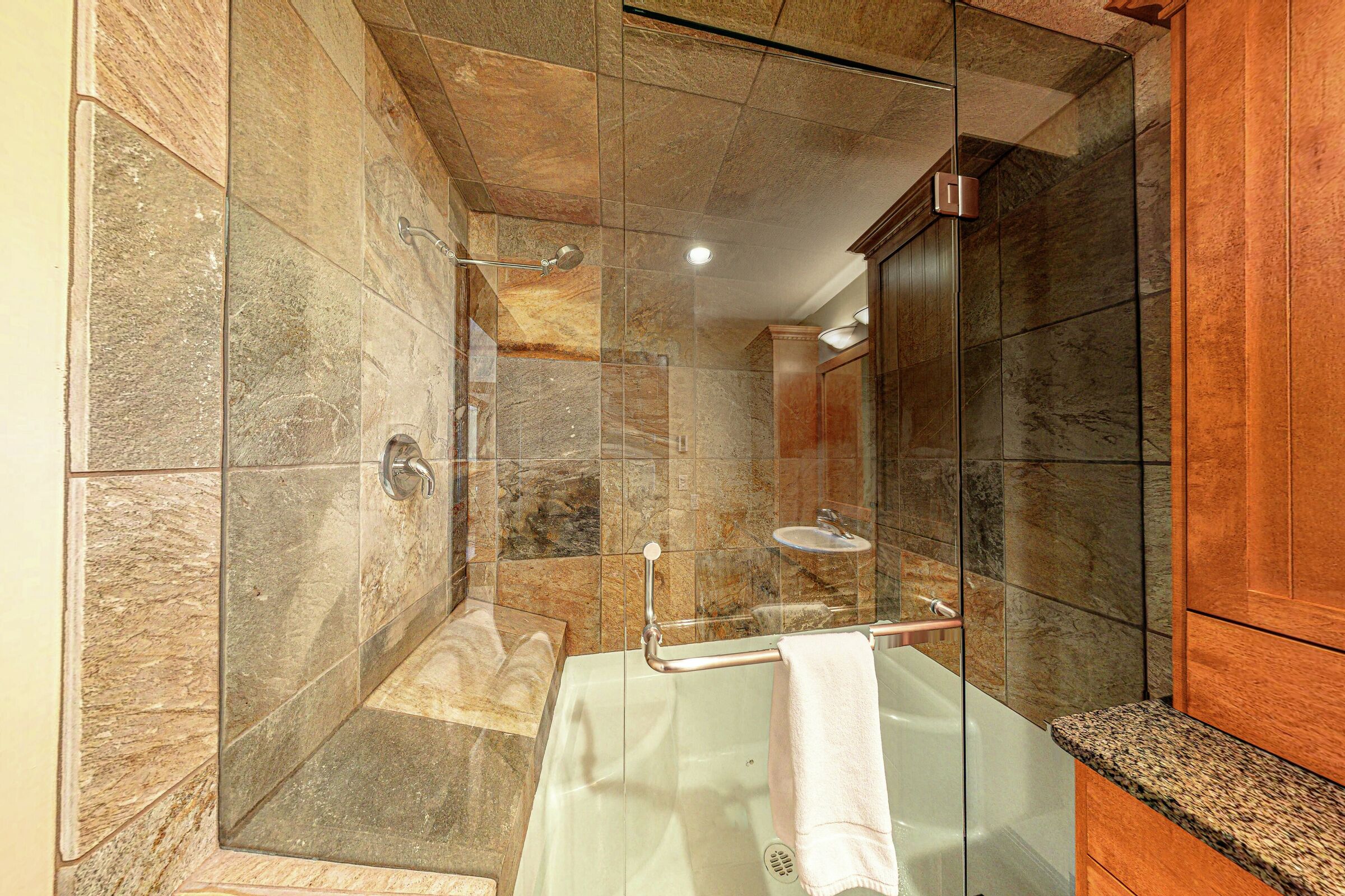 #3404 - Master Ensuite Bathroom