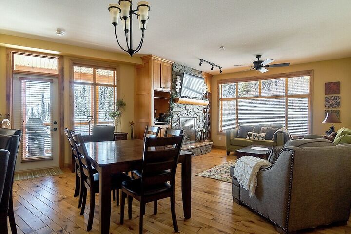 #4-507 - Dining Area