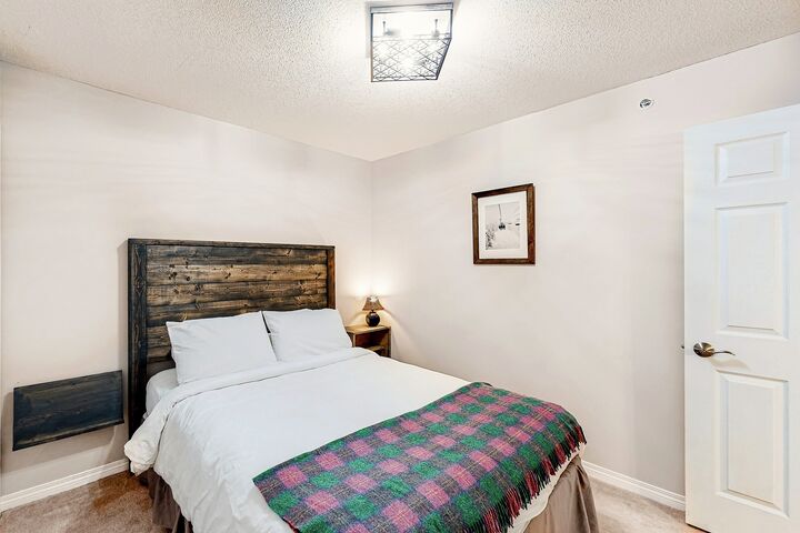 #401 - Hilltop Hideaway - Master Bedroom