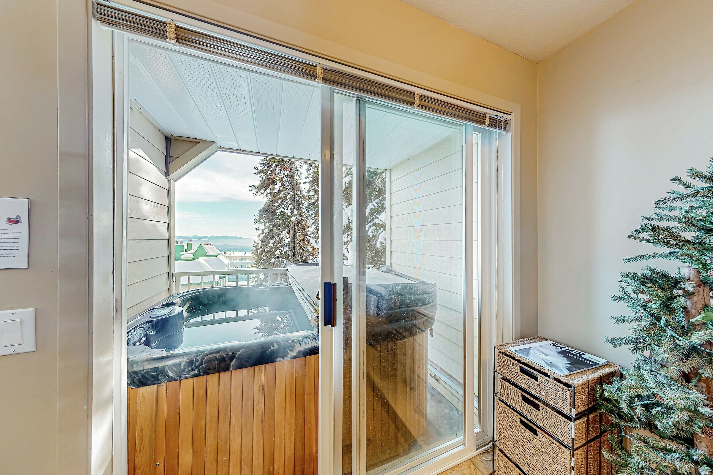 Balcony with Hot Tub